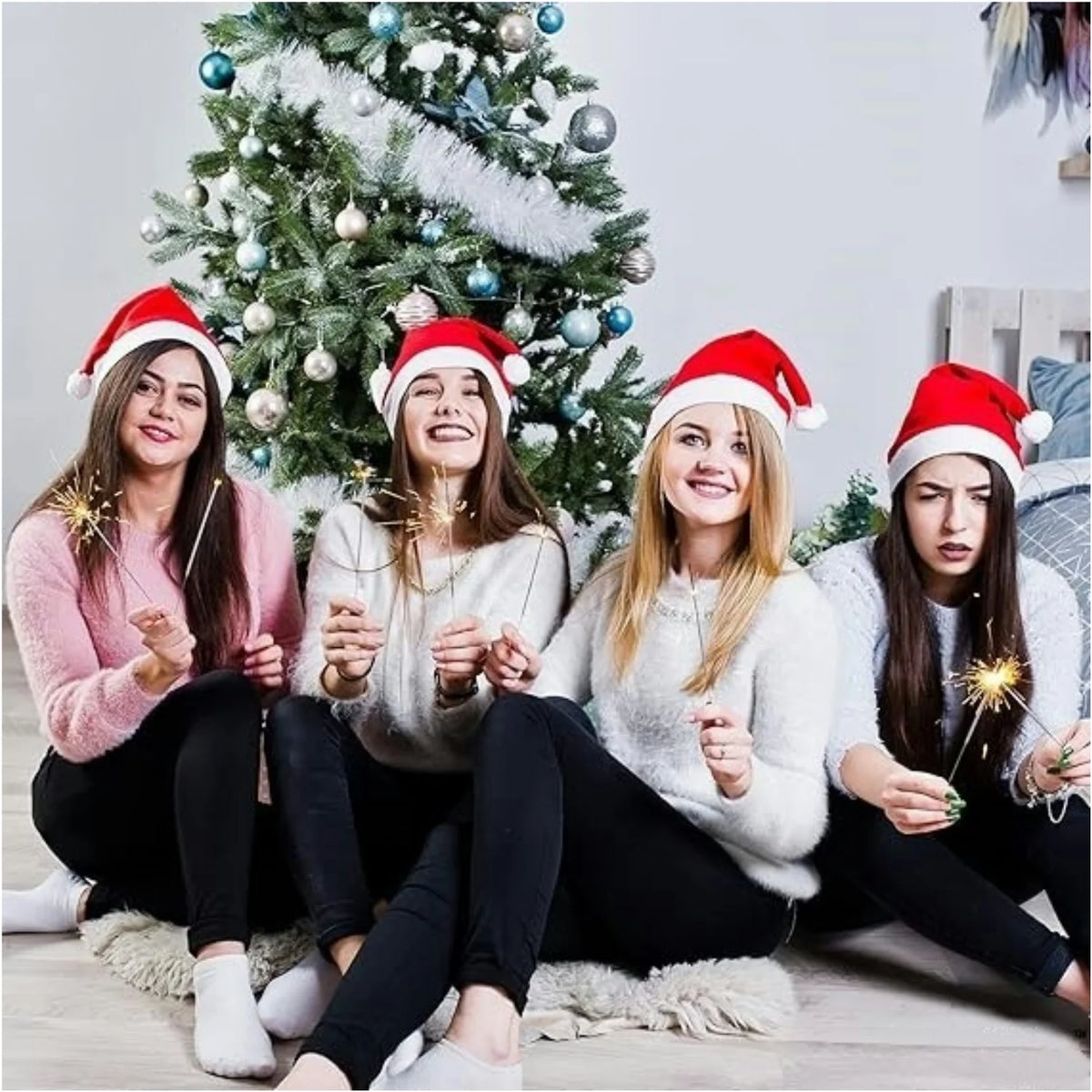 Weihnachtsmützen aus Plüsch – rot mit weißem Rand, 2er- oder 8er-Set