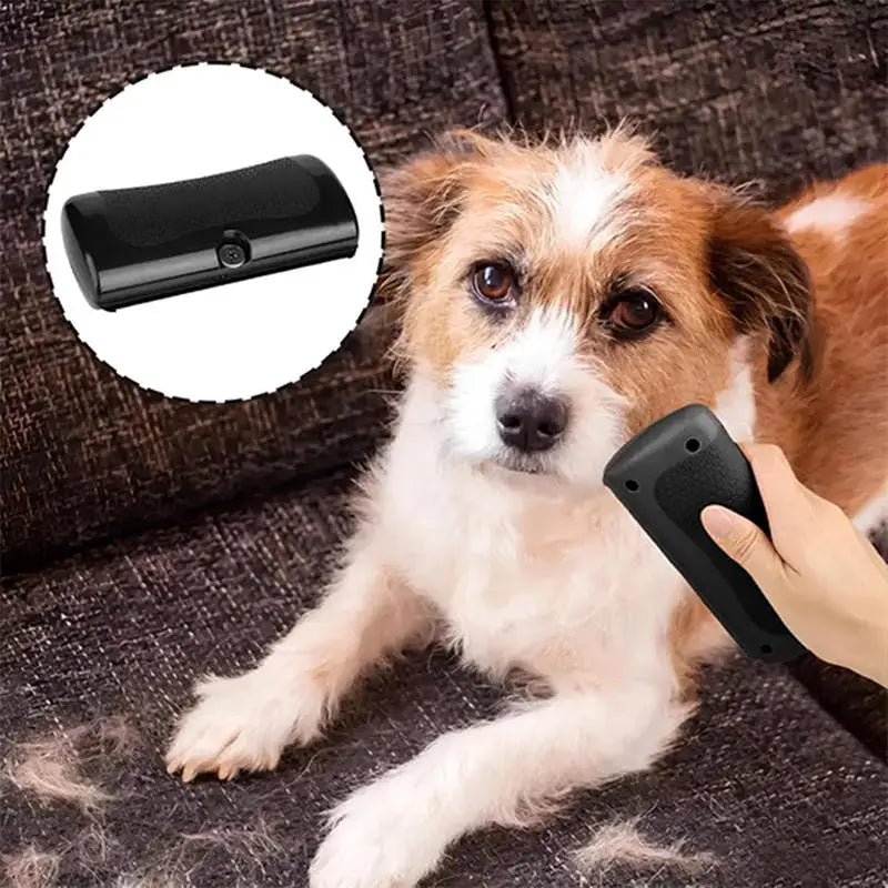 Ergonomický kartáč na srst – pomůcka proti línání