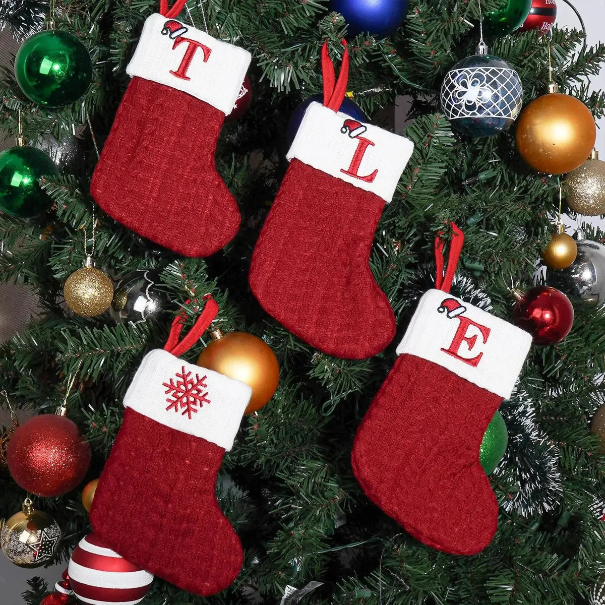 Weihnachtsstrumpf mit Buchstabe – gestrickt, zum Aufhängen